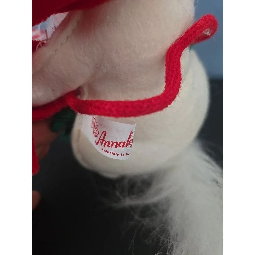 Vintage Annalee Mobilitee Christmas Doll - White Kitty Cat Wearing Mittens. 1988